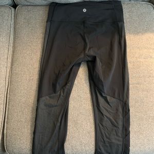 Lululemon Varsity leggings size 4 in Black.